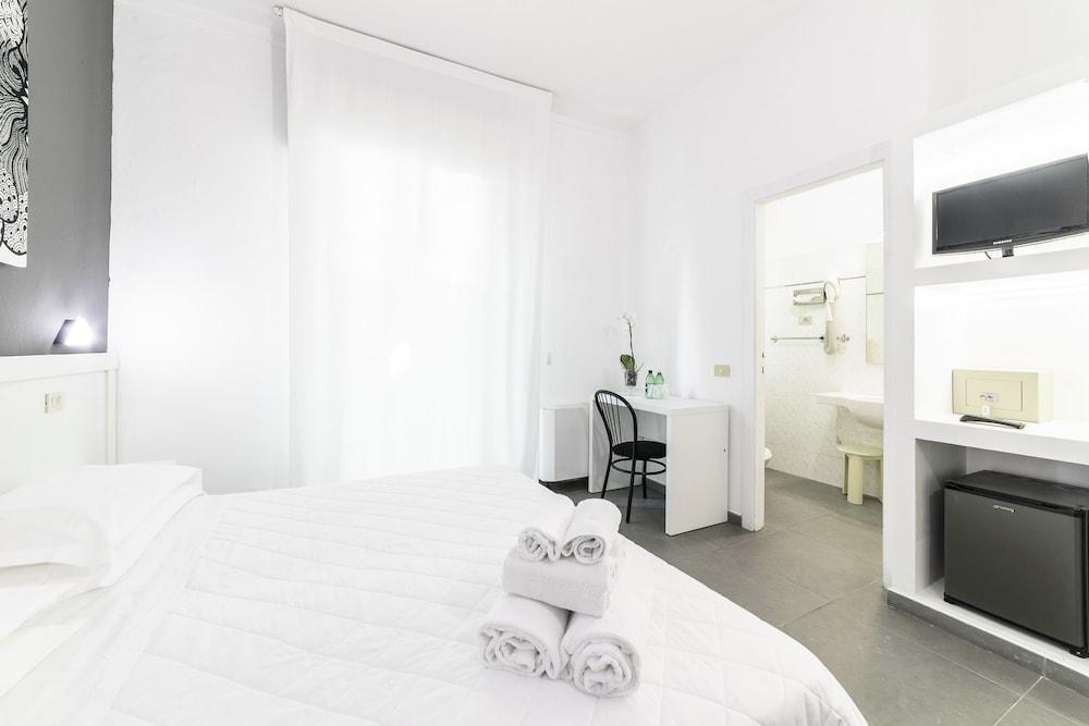Hotel La Bussola مارينا دي ماسا المظهر الخارجي الصورة