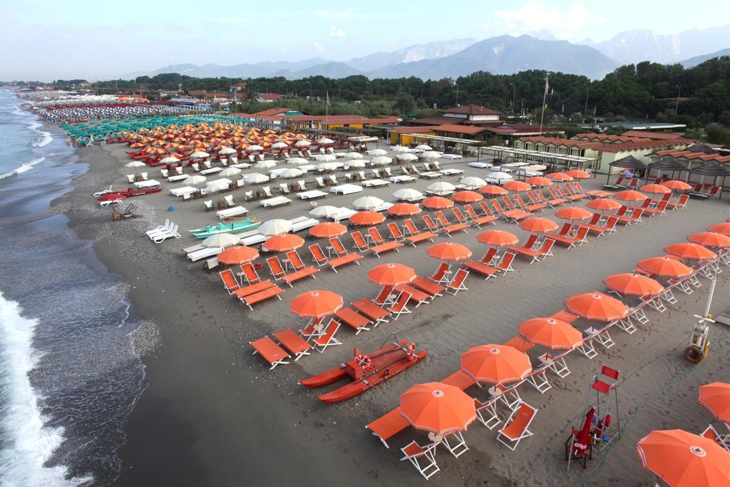 Hotel La Bussola مارينا دي ماسا المظهر الخارجي الصورة